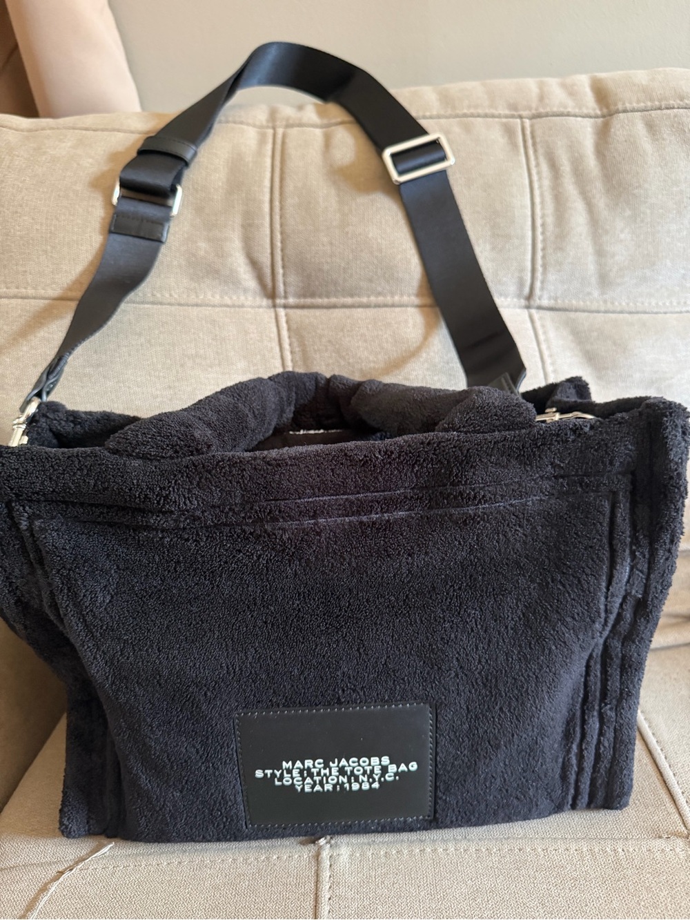 Marc Jacobs The Tote Bag Medium Plush Black Tote - Picture 3 of 5